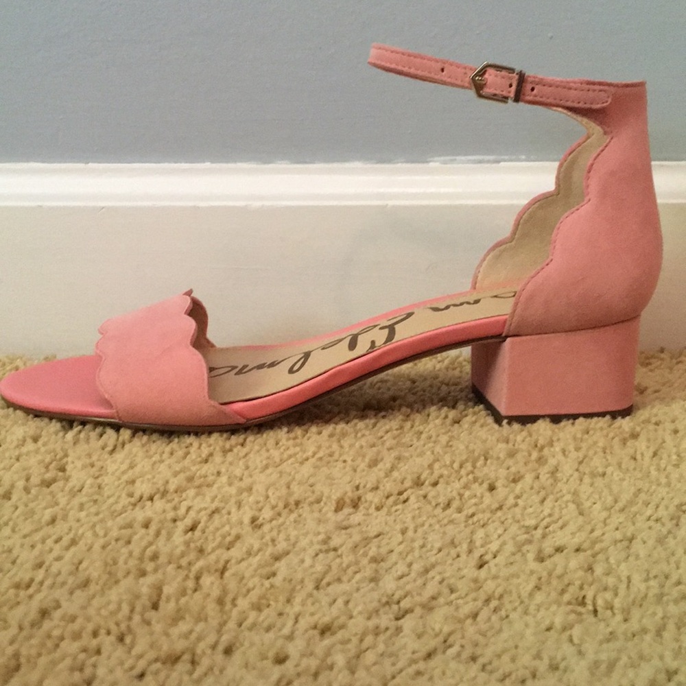 Pink Scalloped wedges